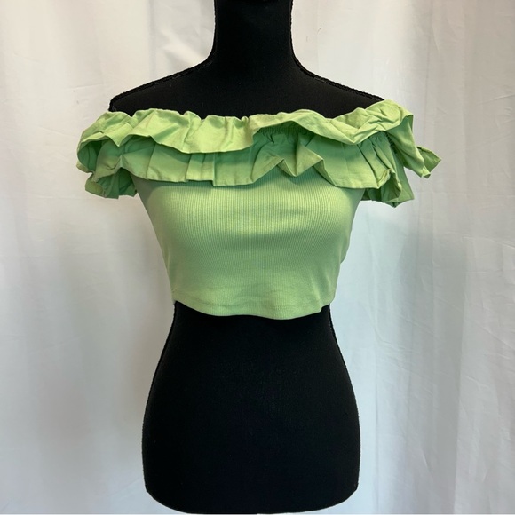 Zara green ribbed ruffle frill neckline off the shoulder fitted crop top M NWOT - Picture 4 of 12